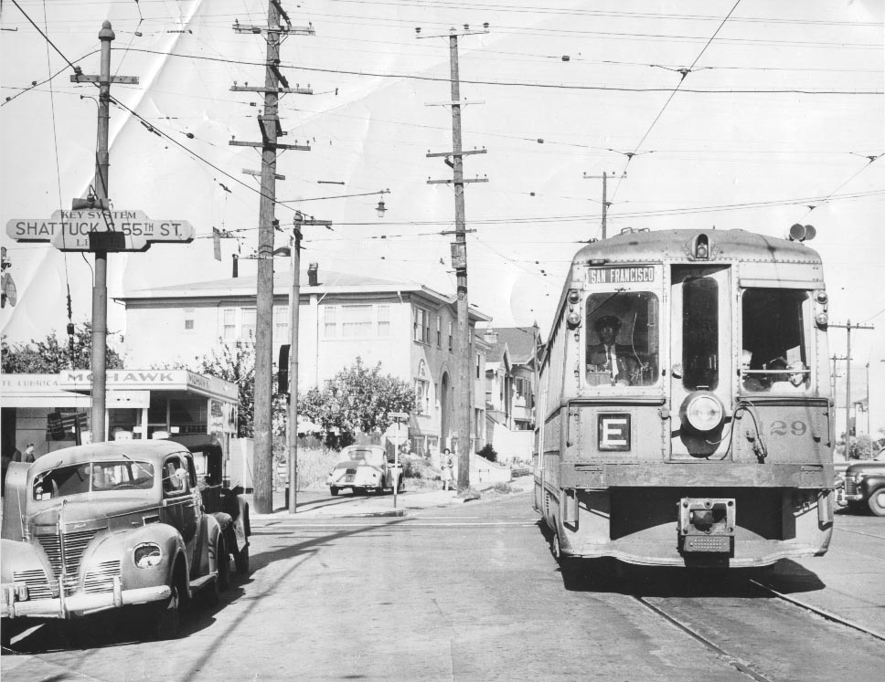 Key129
A westbound Key System "E" train at 55th & Shattuck, Oakland. <i>Courtesy of John Stashik</i>
