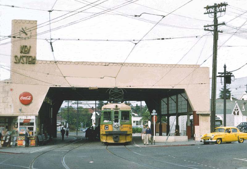 Key_System_station
Key System Piedmont Station. Clock tower and building to left still exist to this day. There is a Key System plaque now right about where that C train is. Thanks to Greg Weirich for permission to post. Photo by J C Weirich
