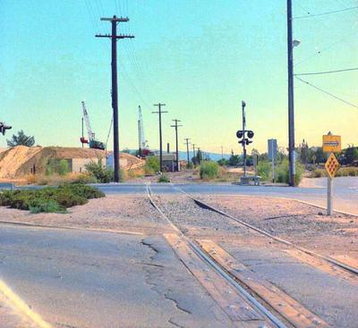 Grade_Xing_near_Kilgore
This is a grade crossing near the BART test track (possibly San Miguel Road?). While I can not tell the exact location, it would appear to be somewhere near Kilgore, which is where the BART test track was. Photo is from the SN Yahoo! group.
