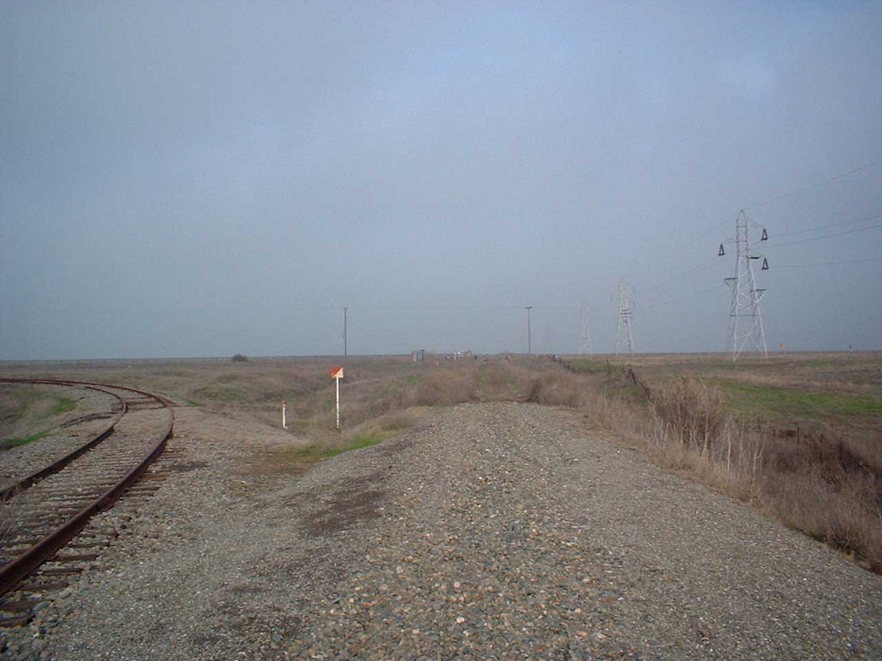 Mainline_R_O_W_Vacaville_Junction_facing_North
This is a view of the r.o.w. for the mainline at Dozier (Vacaville Junction).
