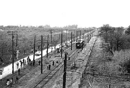 Meinert_Junction_for_Walwood_Branch
This junction is at Meinert, about halfway between Concord and Walnut Creek. The track leading to the left is the remains of the Walwood Branch, long abandoned by the time this picture was taken. Photo from the SN Online website.
