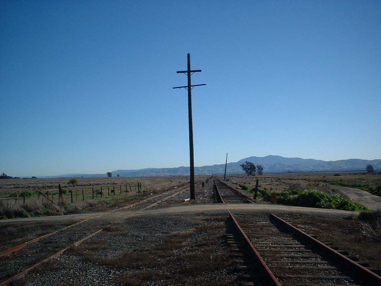Molena_facing_Montezuma
A view of the tracks at Molena, looking towards Montezuma (Dutton).
