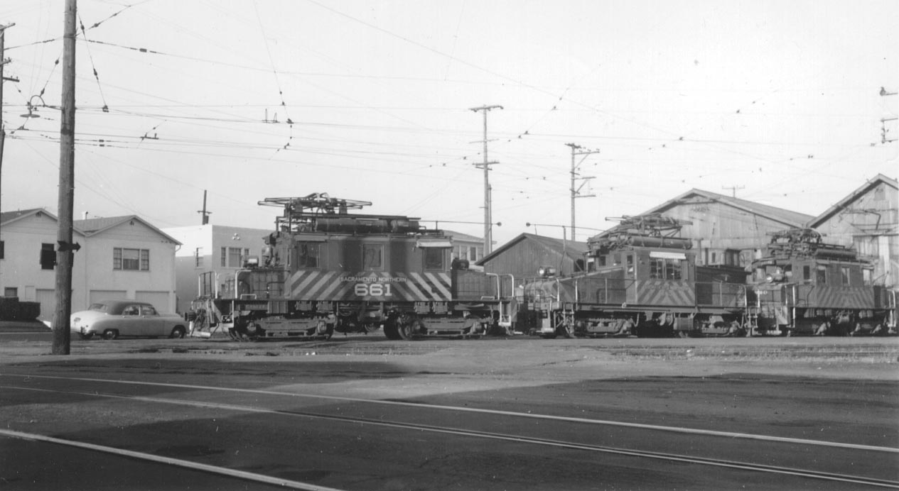 SNyard
Near 40th & Shafter in Oakland. The houses on the left are on the north side of 41st St. east of Shafter. That's Shafter in the foreground. Courtesy of John Stashik
