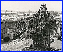Sacramento_M_St_Bridge_1911
The Oakland, Antioch, & Eastern originally entered Sacramento on this bridge, built in 1911. This bridge was known as the M St. Bridge and was replaced in 1935 with the current Tower Bridge.
