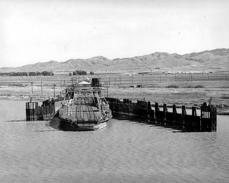 nn_27
Great (aerial?) photo of ferry Ramon at the landing in the straits. 1948. Photo courtesy of Roger K. Heller
