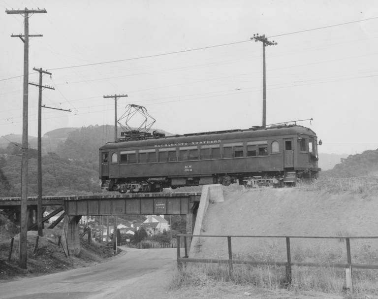 nn_65
Photo caption says "Montclair", but this looks like Chabot Rd overpass. 1948. Photo courtesy of Roger K. Heller
