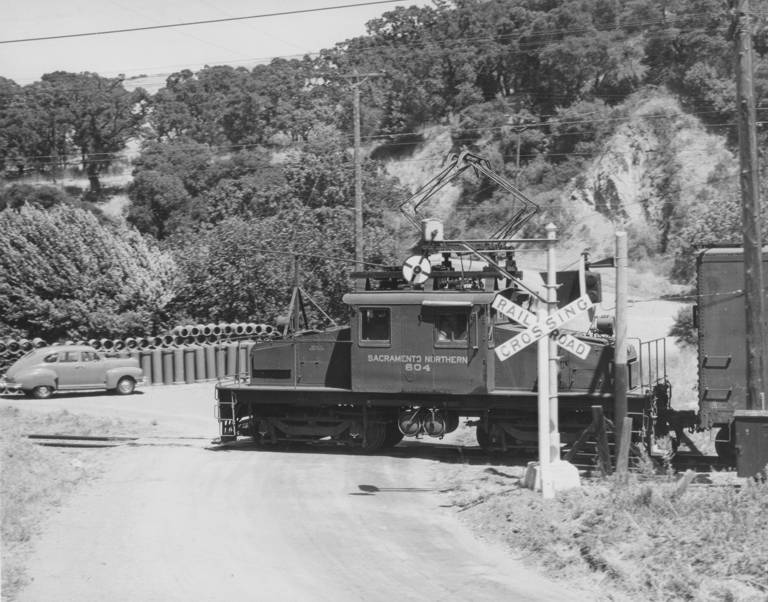 nn_67
In and around Montclair ROW. Roger's 1948 Nash on the left. Photo courtesy of Roger K. Heller
