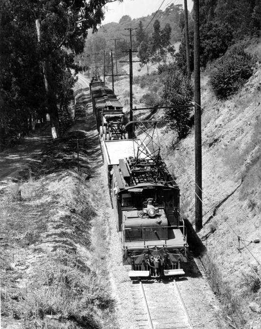 nn_70
Lake Temescal cut. I believe we're looking north. Photo courtesy of Roger K. Heller
