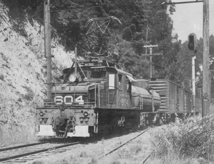 pacrailnews3_4_72a
Westbound #604 near Havens. Pacific Rail News March 4th 1972 from the collection at the Moraga History Center
