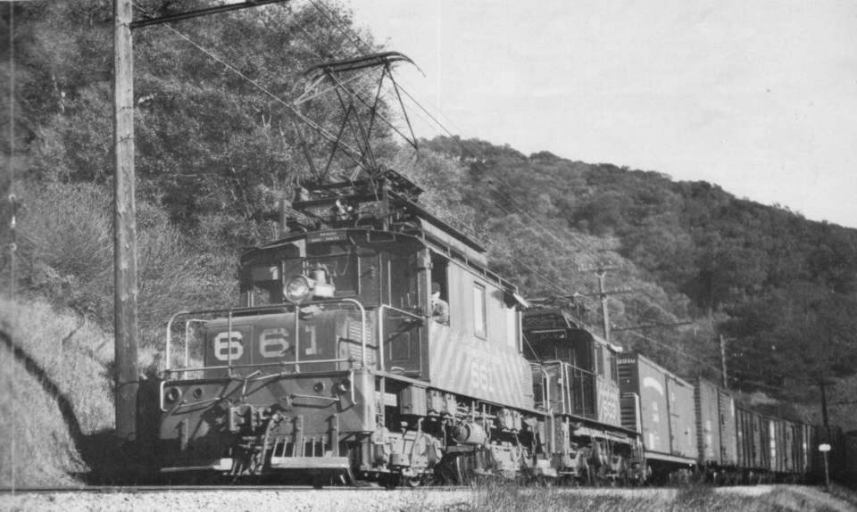 pacrailnews3_4_72e
Drifting westbound between Rockridge and Temescal. Pacific Rail News March 4th 1972 from the collection at the Moraga History Center
