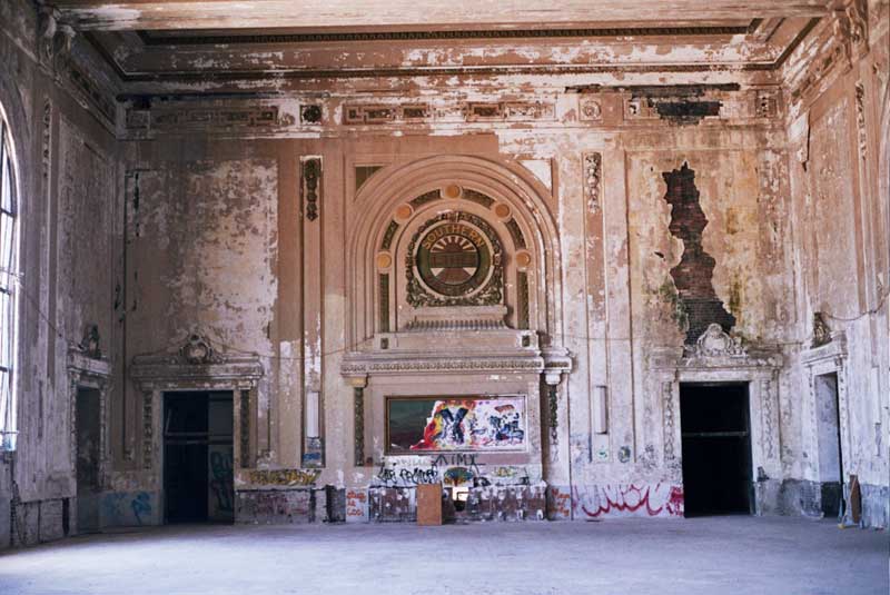 10_G
Larger view of south wall. Mens room door on right, ladies on left. Platform is to right, parking lot to the left. Photo by Evan
