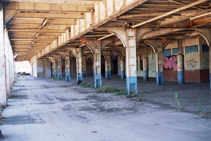 16_G
Main steam line lower platform, main waiting area on right. Photo by Evan

