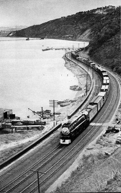 carquinez
SP Daylight 4-8-4 pulling freight on the familiar shoreline of the Carquinez Straits.
